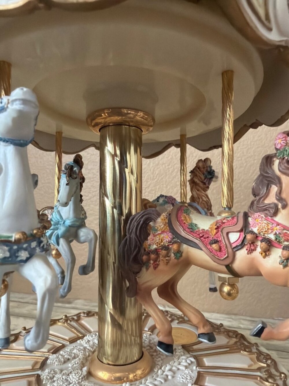 San Francisco Music Box Ltd Ed 4-Horse Carousel Color of Wind E Kamysz w/FLAWS - Picture 7 of 16